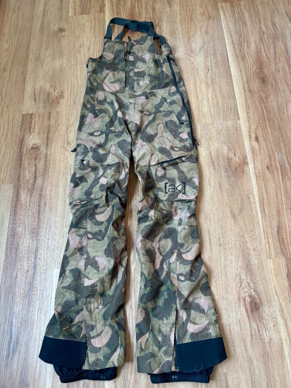 Burton AK Kimmy GORE-TEX 2L Bib Snowboard Pants Womens Small Atomic Shatter